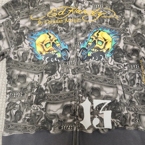 Ed Hardy Graphic Sweatshirt with Skull Design - Picture 4 of 13